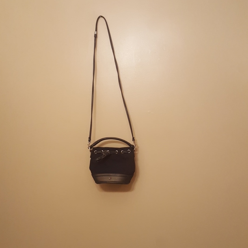 Tommy girl criss body bag